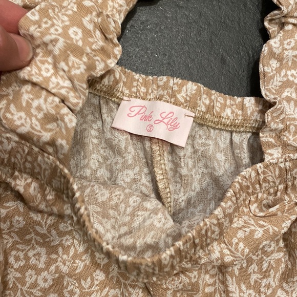 tan floral and ruched summer tank top - NEW! - Small - Picture 2 of 2